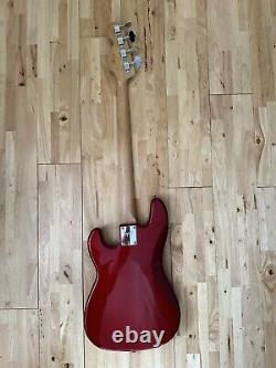 Squier Affinity Precision Bass Guitar Candy Apple Red