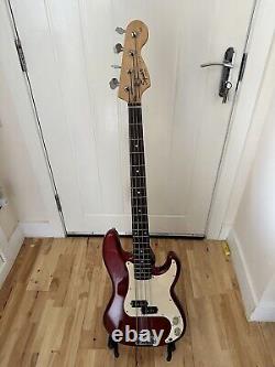 Squier Affinity Precision Bass Guitar Candy Apple Red