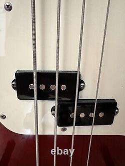 Squier Affinity Precision Bass Guitar Candy Apple Red