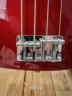 Squier Affinity Precision Bass Guitar Candy Apple Red