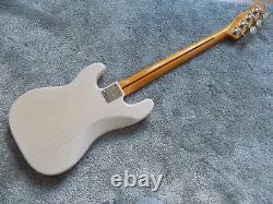 Squier Classic Vibe 50s Precision Bass Guitar in Blonde