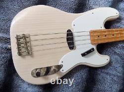 Squier Classic Vibe 50s Precision Bass Guitar in Blonde