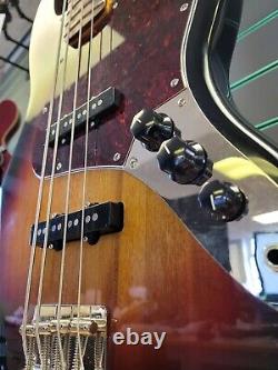 Squier Classic Vibe'60s Jazz Bass 3-Colour Sunburst 2021