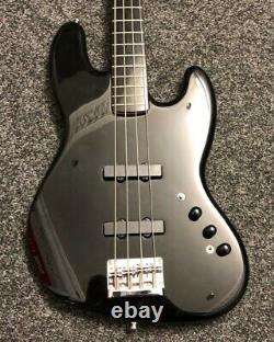 Squier Jazz Bass by Fender WAR016500177604. QS