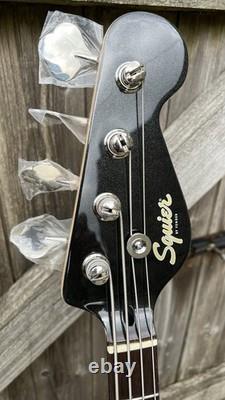 Squier Paranormal Rascal Bass HH, Metallic Black, Poplar Body, Laurel fboard