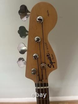 Squier Precision Bass Guitar Affinity Series Black with Gig Bag