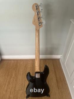 Squier Precision Bass Guitar Affinity Series Black with Gig Bag