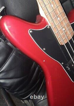 Squier Vintage Modified Jaguar Bass Special Short Scale