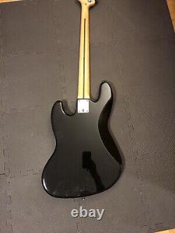 Squier Vintage Modified Jazz Bass'77