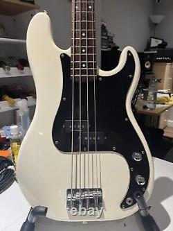 Squire Bass Vintage Modified Series with Upgraded Seymour Duncan Pickups + Case