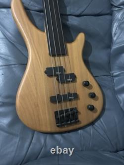 Stagg Fretless Bass
