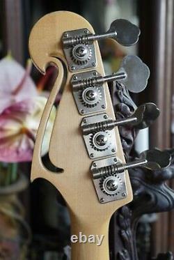 Stunning ultra-rare vintage Antoria Snow Eagle bass. 1978 Great condition