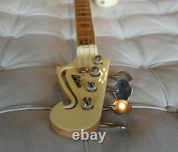 Stunning ultra-rare vintage Antoria Snow Eagle bass. 1978 Great condition