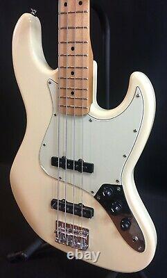 Tagima TW-73 Jazz Bass 4-String Electric Bass Guitar Vintage White