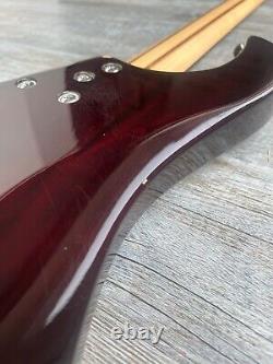 Traben Phoenix Bass Guitar with hardcase (blood red)