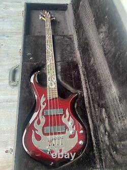 Traben Phoenix Bass Guitar with hardcase (blood red)