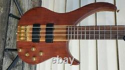 USA Peavey Cirrus 4 string bass Bubinga and Walnut hard case fresh pro setup