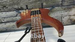 USA Peavey Cirrus 4 string bass Bubinga and Walnut hard case fresh pro setup