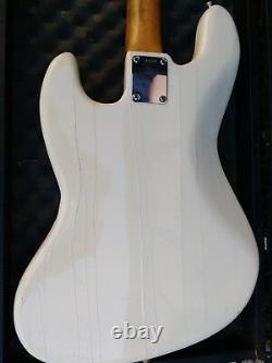 Unique Fender Jazz Rare Vintage 1965 White Body Fretless Bass Guitar
