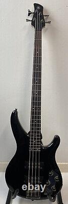 VGC Yamaha TRBX304 Electric 4-String Bass Guitar Gloss Black FAST SHIPPING