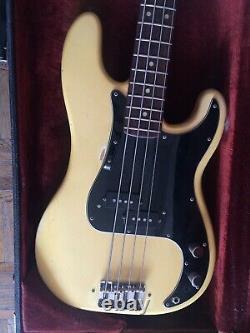 VINTAGE 1974 Fender bass