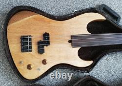 VOX White Shadow 4-string Fretless bass. 1980s. M. I. Japan Original Vox case