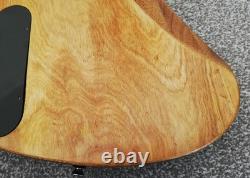 VOX White Shadow 4-string Fretless bass. 1980s. M. I. Japan Original Vox case