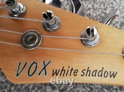 VOX White Shadow 4-string Fretless bass. 1980s. M. I. Japan Original Vox case