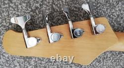 VOX White Shadow 4-string Fretless bass. 1980s. M. I. Japan Original Vox case