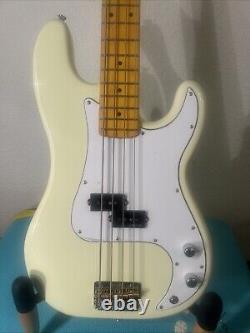 Vintage Guitar (V4 MVW) MAPLE BASS 1/2 RRP