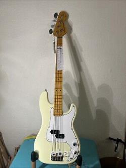Vintage Guitar (V4 MVW) MAPLE BASS 1/2 RRP