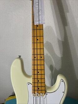 Vintage Guitar (V4 MVW) MAPLE BASS 1/2 RRP