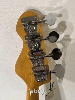 Vintage Guitar (V4 MVW) MAPLE BASS 1/2 RRP