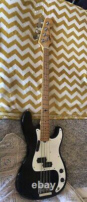 Vintage Marlin Slammer Electric Bass Guitar. Black White Vintage