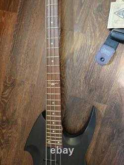Vintage Metal Axxe Bass Guitar in Satin Black