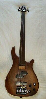 Vintage V940 FL V940FL Fretless Active Bass Guitar 4 String Great Condition
