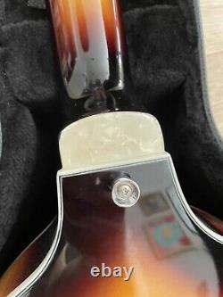 Vintage VVB4 Hofner Style Violin Bass With La Bella Flatwound Strings And Case