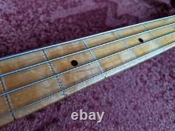 Vintage fretless Bass Guitar with Maple neck