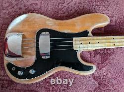 Vintage fretless Bass Guitar with Maple neck