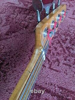 Vintage fretless Bass Guitar with Maple neck