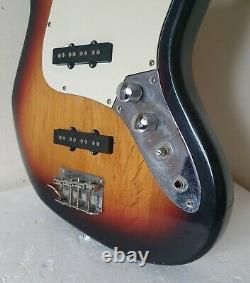 WESTFIELD ELECTRIC BASS GUITAR 4 STRINGS In Sunburst RIGHT-HANDED View Pictures