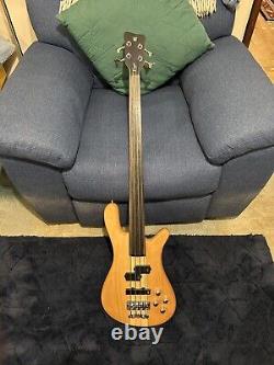 Warwick RB Streamer 4 String Fretless Bass