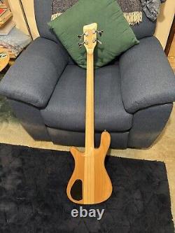 Warwick RB Streamer 4 String Fretless Bass