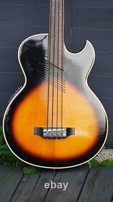 Washburn AB-20 Fretless Electro/Acoustic Bass Guitar withHardcase