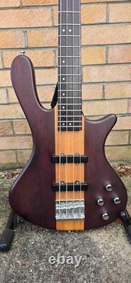 Washburn Taurus T24 Electric Bass Guitar Neck-Through Mahogany