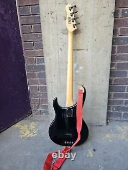 Washburn force 8 vintage electric bass guitar