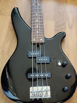 YAMAHA RBX170 Bass Guitar (Used) with Fender Rumble 15 Amp (New)