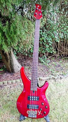 Yamaha Active Bass TRBX304 in Candy Apple Red Metallic 2019