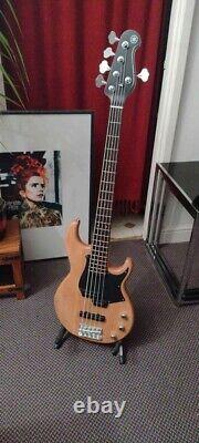 Yamaha BB235 Bass Guitar Natural Satin Finish. 2Hrs Use. UK MAINLAND DELIVERY