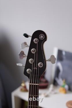 Yamaha BB435 Bass guitar